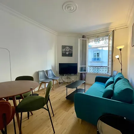 Apartment Tour Eiffel Maison De La Radio Paris